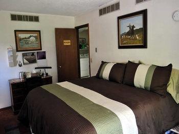 Lazy T Ranch Guest House Манхэттен Экстерьер фото