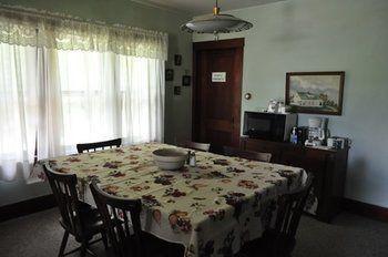 Lazy T Ranch Guest House Манхэттен Экстерьер фото